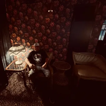 Round Here cover